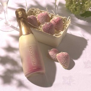 prosecco-and-strawberries